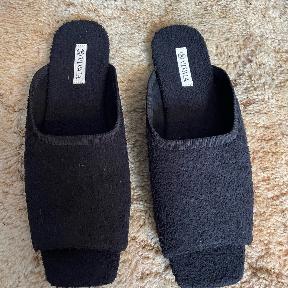 Vivaia square toed fluffy slides size 41 - Picture 5 of 11